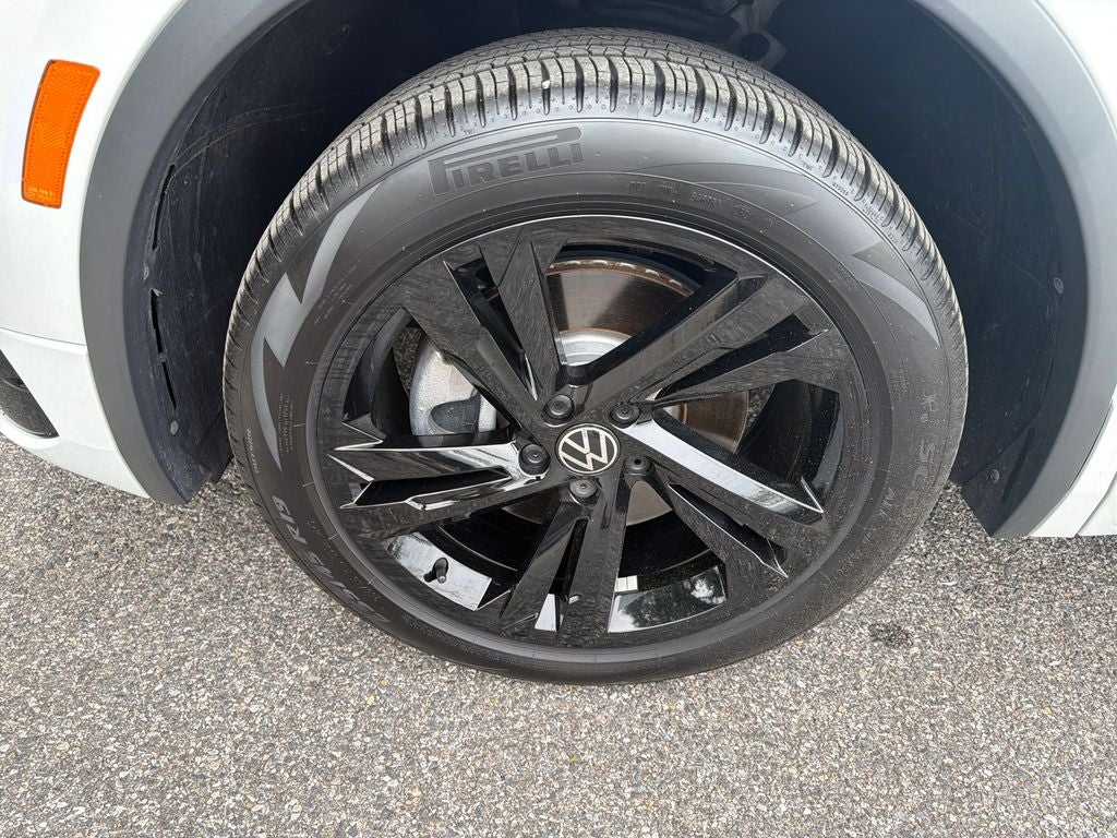 2024 Volkswagen Tiguan 2.0T SE R-Line Black