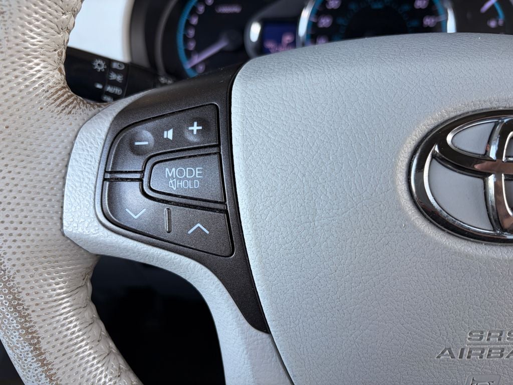 2013 Toyota Sienna XLE 8 Passenger