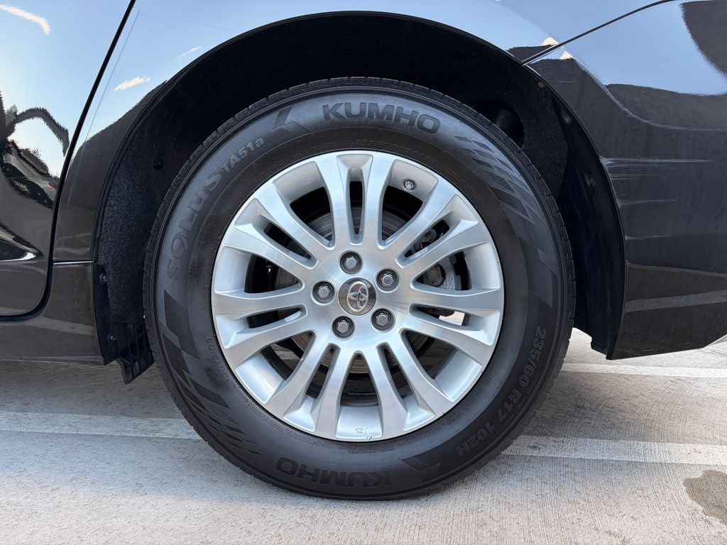 2013 Toyota Sienna XLE 8 Passenger