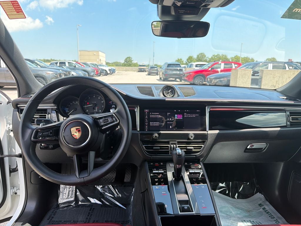 2025 Porsche Macan AWD