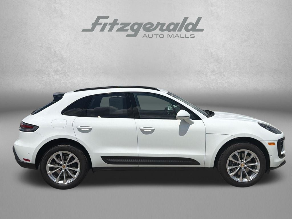 2025 Porsche Macan AWD
