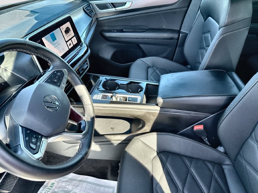 2024 Volkswagen Atlas Cross Sport 2.0T SE w/Technology