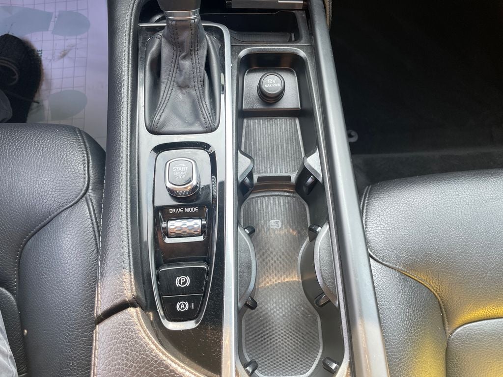 2019 Volvo XC90 T6 Momentum