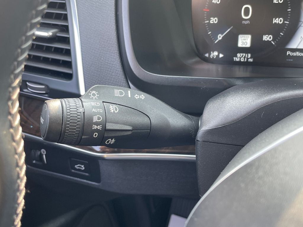 2019 Volvo XC90 T6 Momentum
