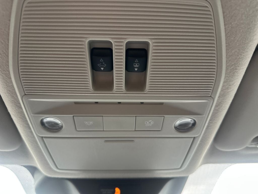 2025 Nissan Kicks MPV SV