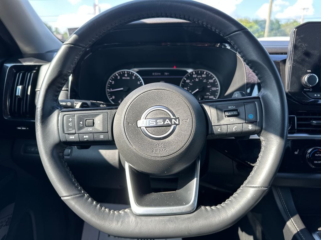 2022 Nissan Pathfinder SV