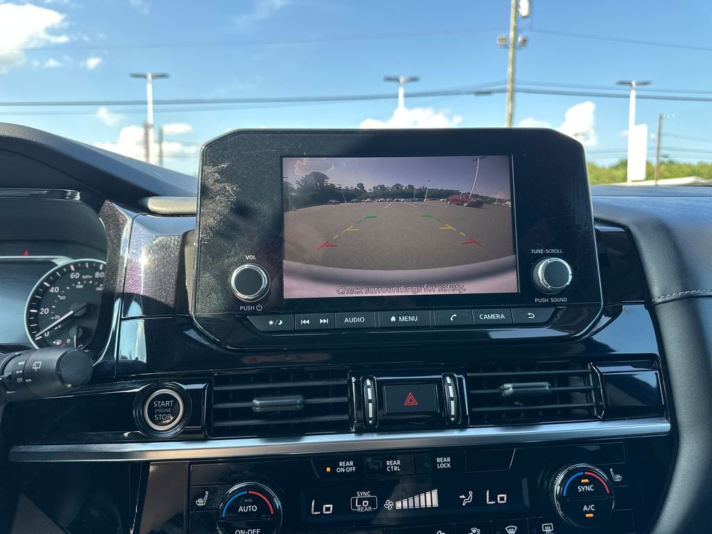 2022 Nissan Pathfinder SV