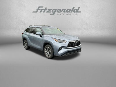 2022 Toyota HIGHLANDER XLE