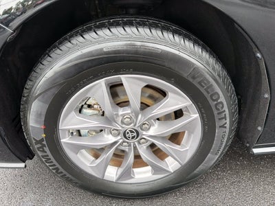 2025 Toyota Sienna XLE 8 Passenger