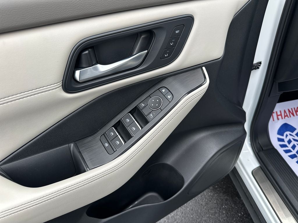 2025 Nissan Rogue SL