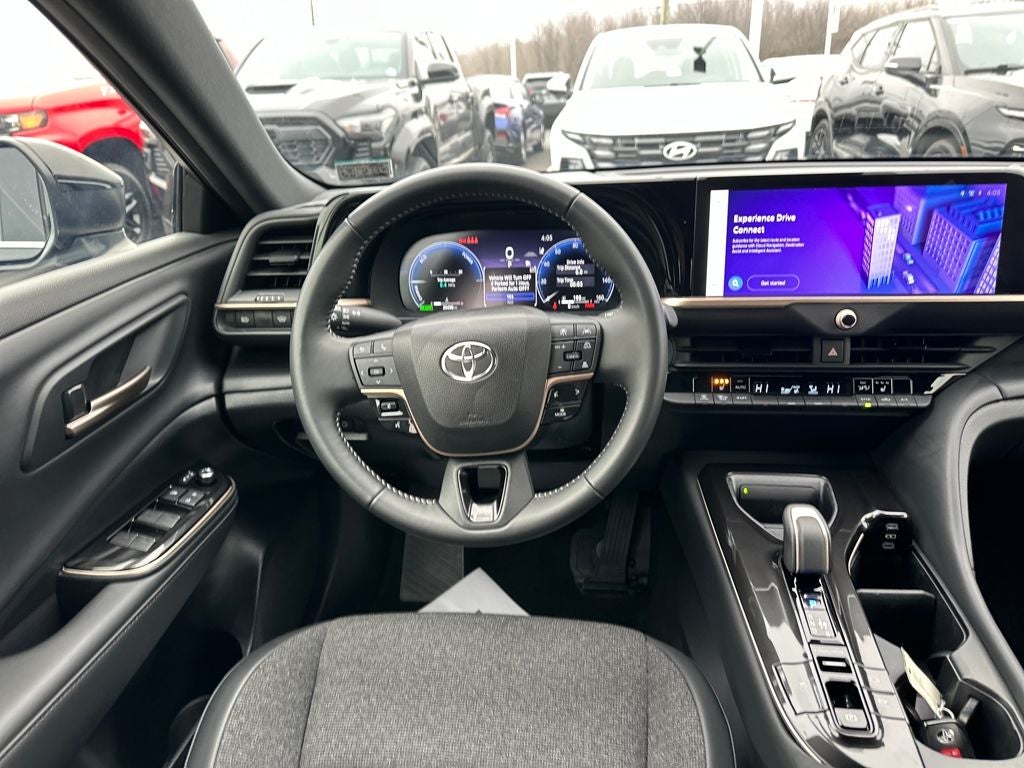 2024 Toyota CROWN XLE