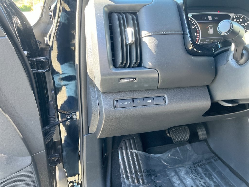 2025 Nissan Pathfinder SL - Photo 23
