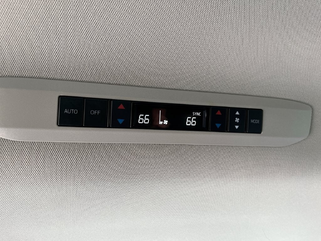 2025 Toyota Sienna XLE 8 Passenger