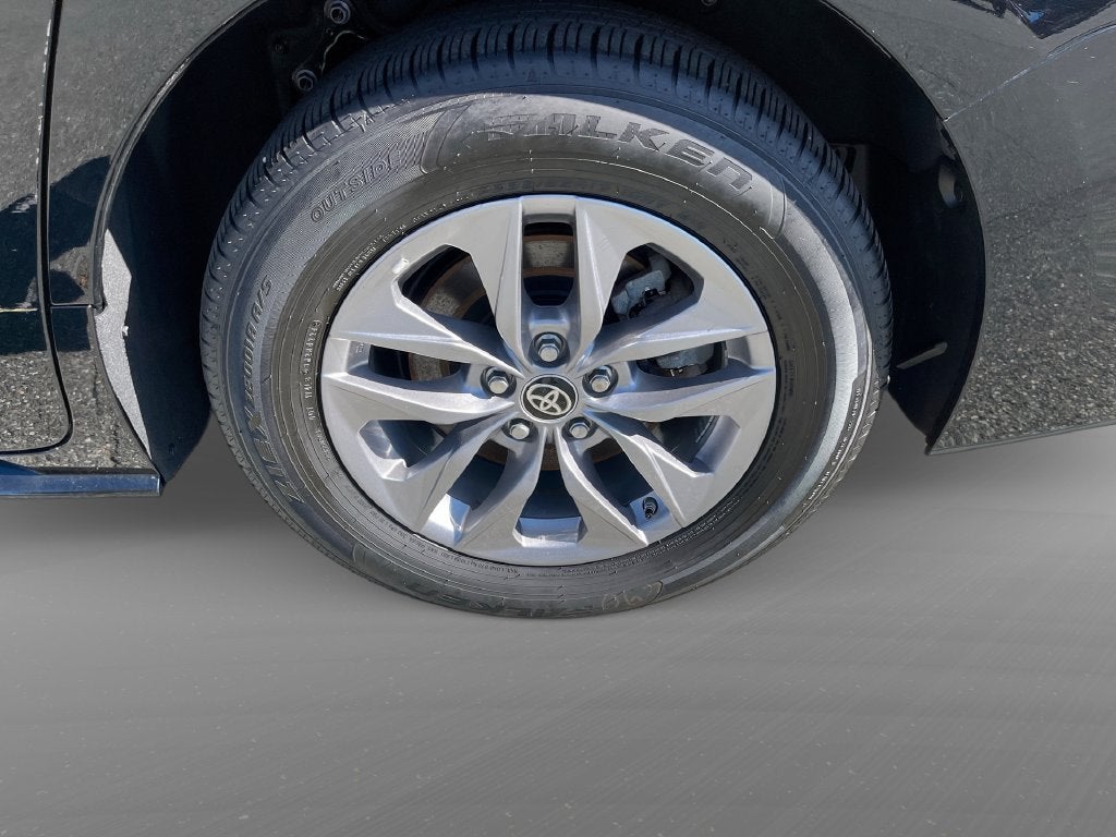 2025 Toyota Sienna XLE 8 Passenger