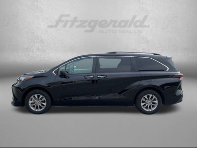2025 Toyota Sienna XLE 8 Passenger