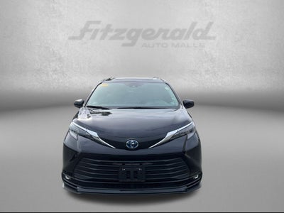 2025 Toyota Sienna XLE 8 Passenger