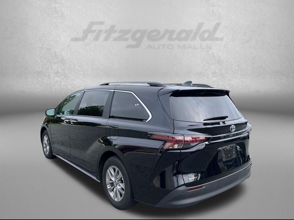 2025 Toyota Sienna XLE 8 Passenger