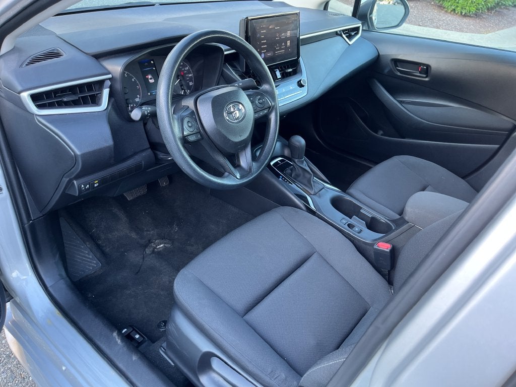 2025 Toyota Corolla LE - Photo 11
