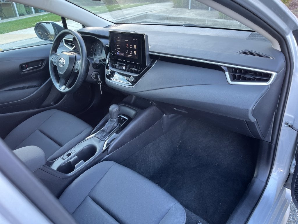2025 Toyota Corolla LE - Photo 12