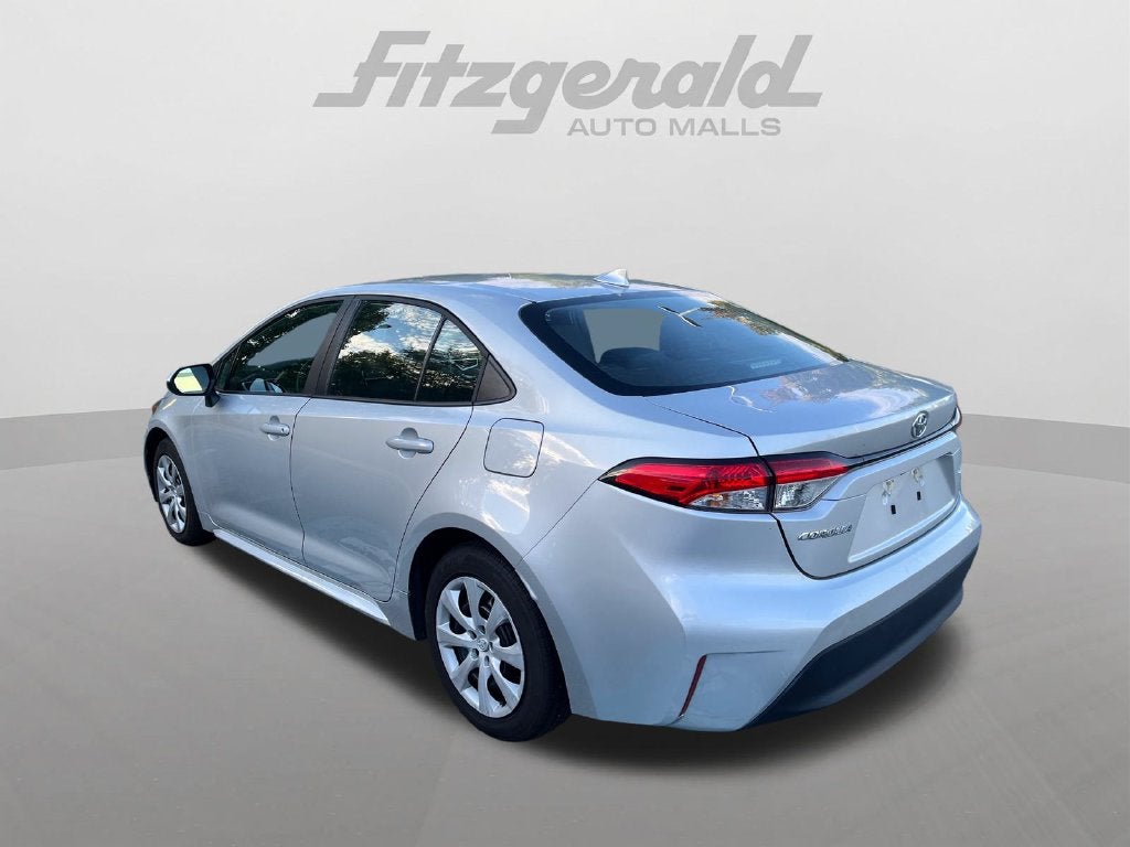 2025 Toyota Corolla LE - Photo 9
