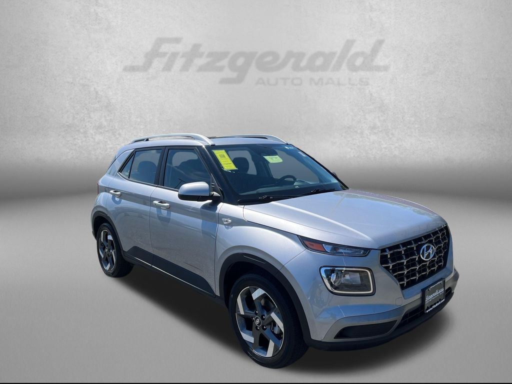 2025 Hyundai Venue SEL IVT's photo