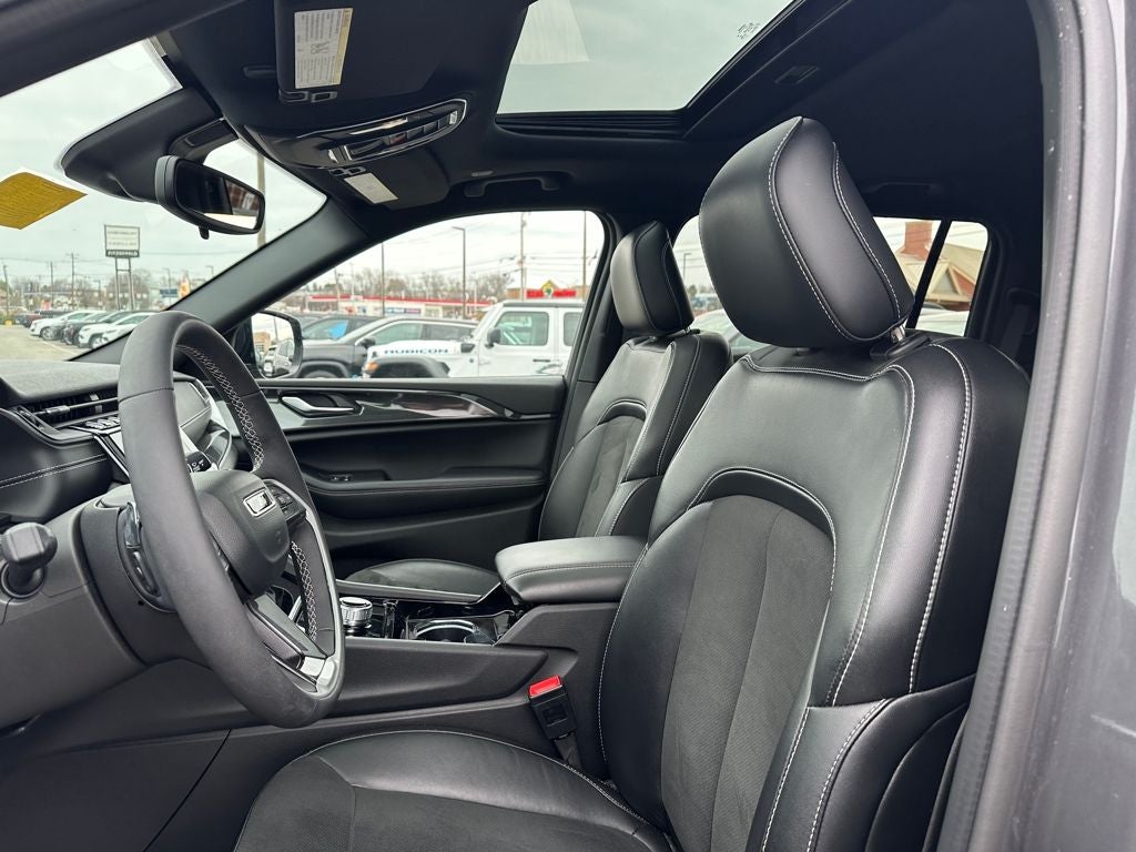 2023 Jeep Grand Cherokee L Altitude 4x4