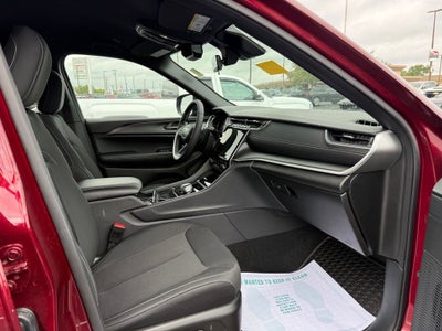 2025 Jeep Grand Cherokee L Laredo 4x4