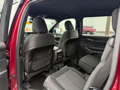 2025 Jeep Grand Cherokee L Laredo 4x4
