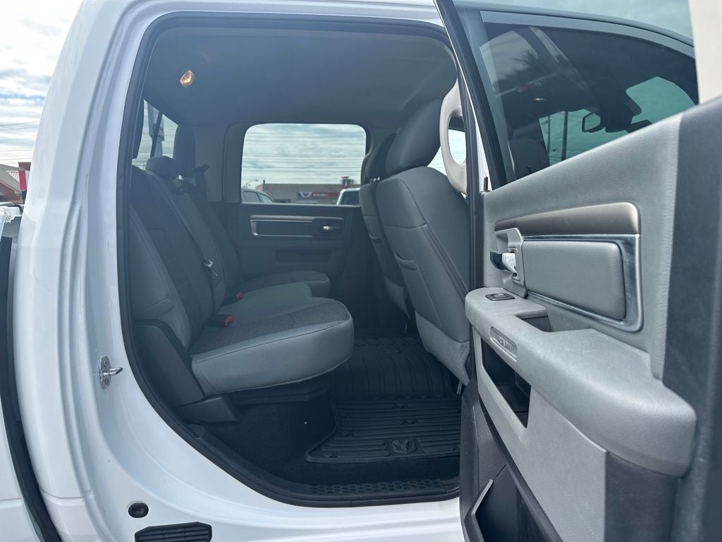 2018 RAM 1500 Big Horn Crew Cab 4x4 5'7' Box