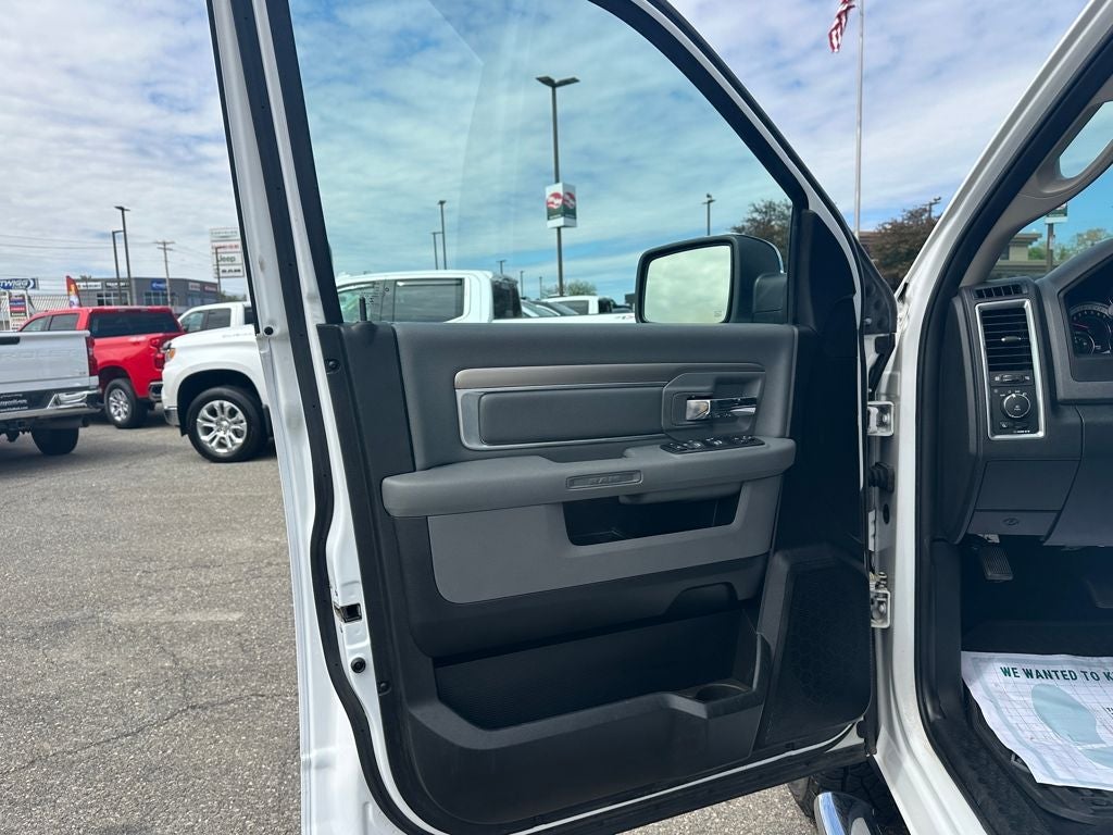 2018 RAM 1500 Big Horn Crew Cab 4x4 5'7' Box