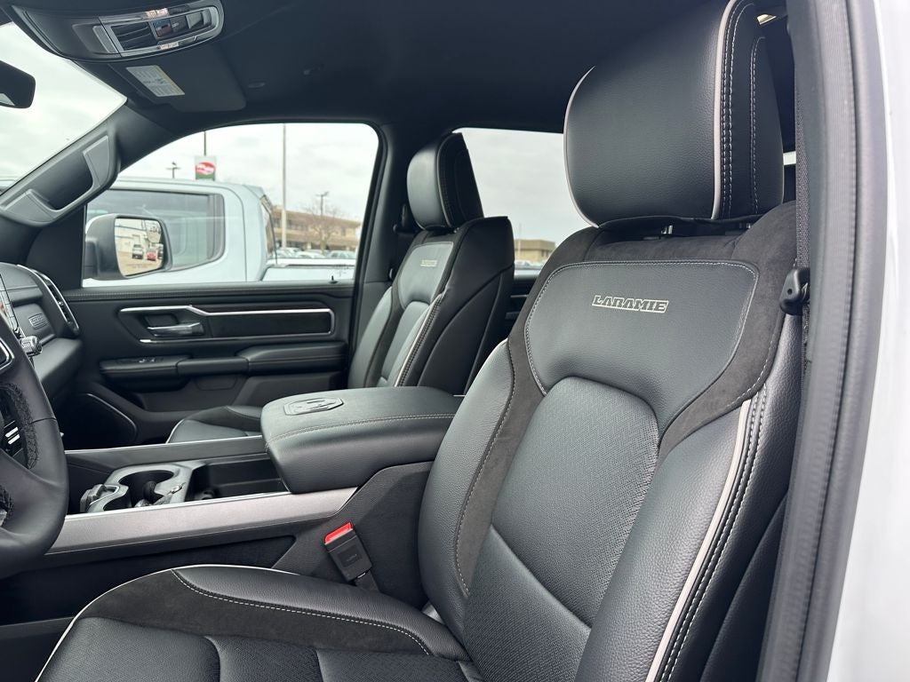 2026 RAM 1500 Laramie Crew Cab 4x4 5'7' Box