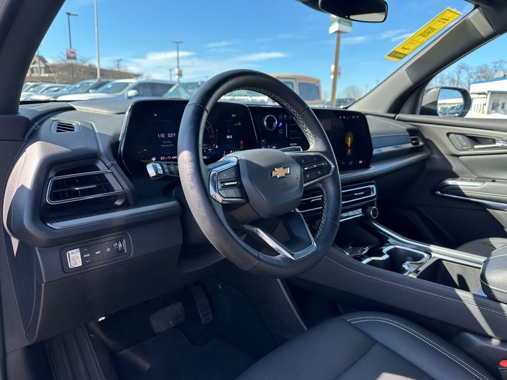 2025 Chevrolet Traverse AWD LT