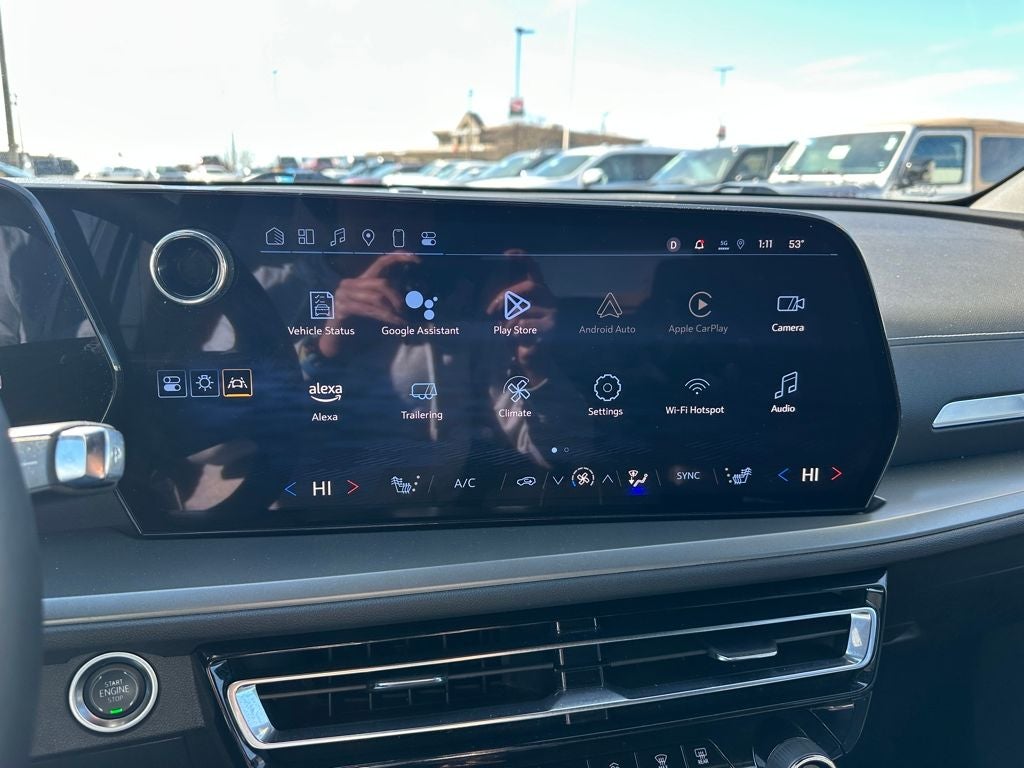 2025 Chevrolet Traverse AWD LT