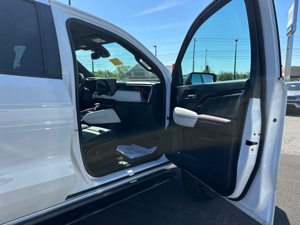 2023 GMC Canyon 4WD Crew Cab Short Box AT4X