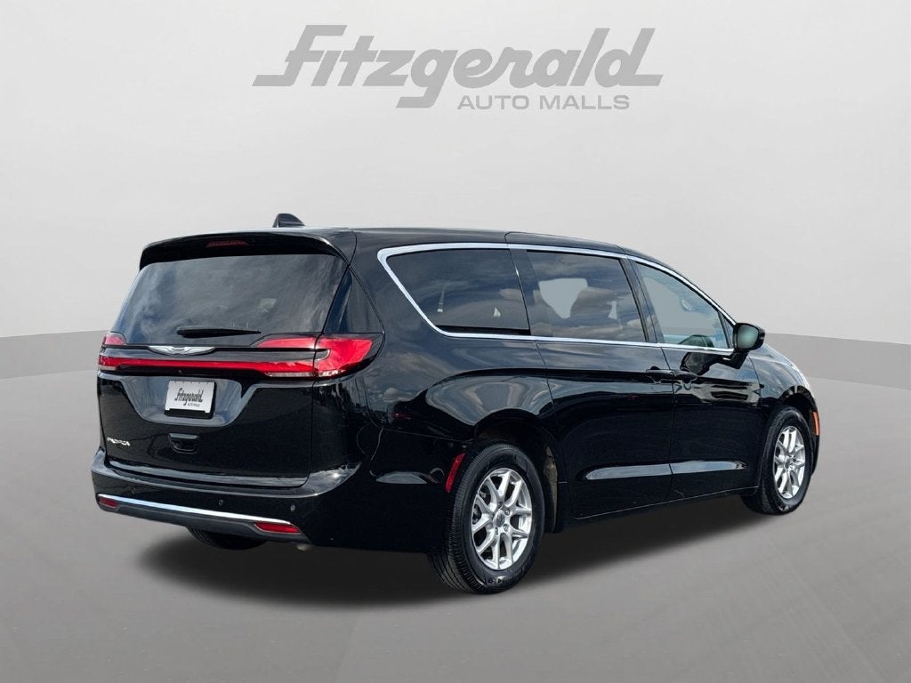 2024 Chrysler Pacifica Touring