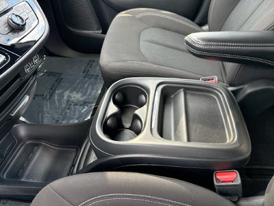 2024 Chrysler Pacifica Touring