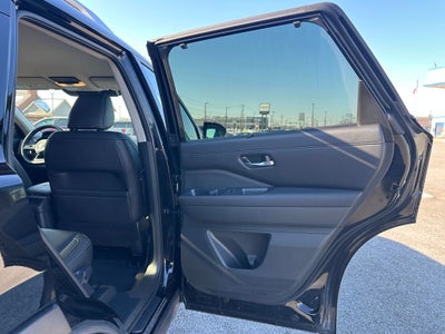 2025 Nissan Pathfinder SL 4WD