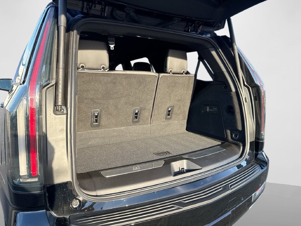 2025 Cadillac Escalade Luxury