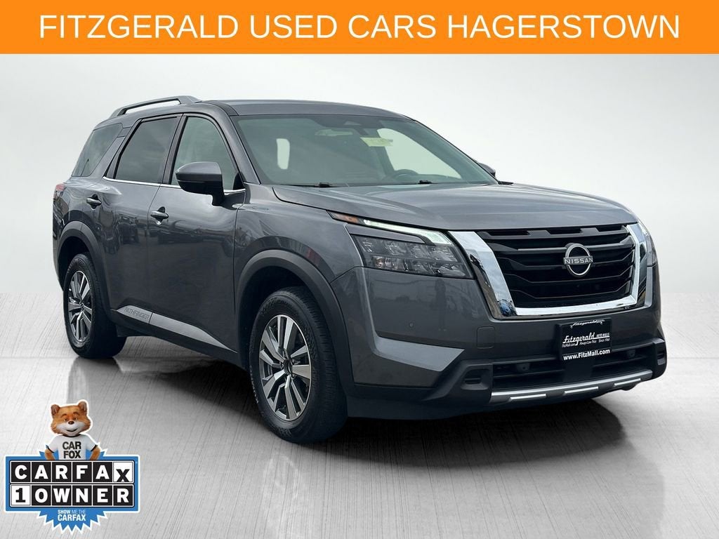 2025 Nissan Pathfinder SL