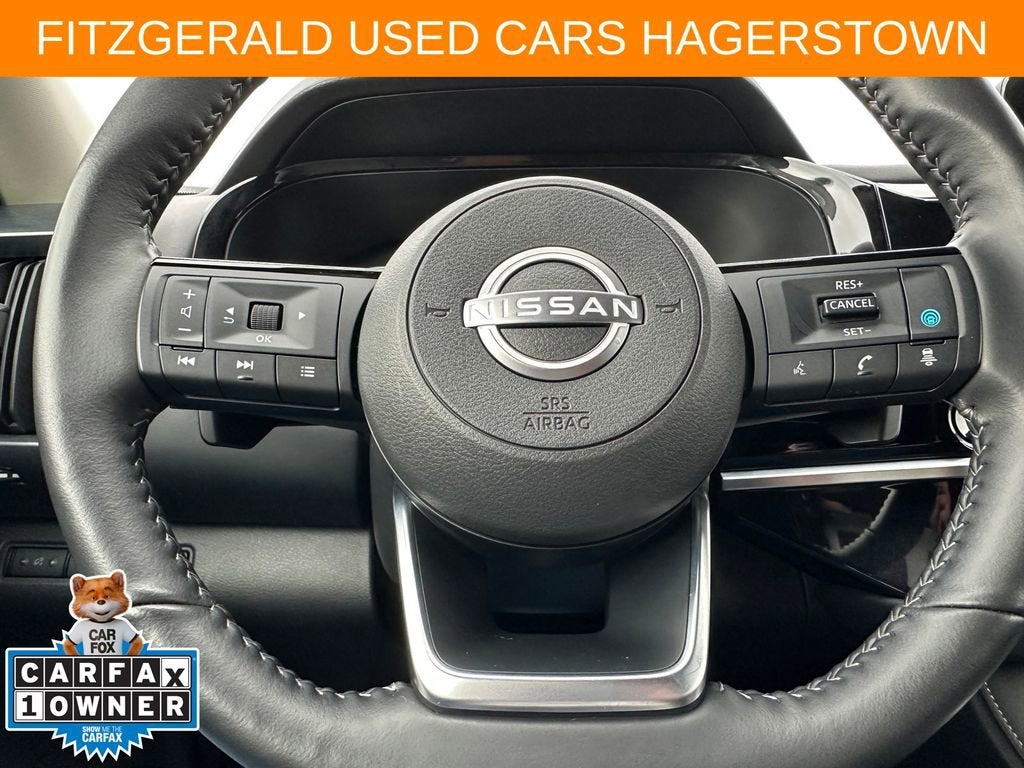 2025 Nissan Pathfinder SL