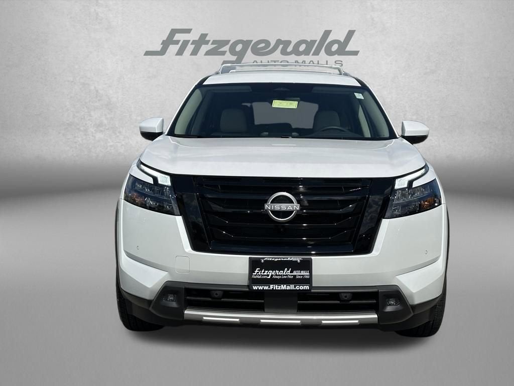 2025 Nissan Pathfinder SL 4WD