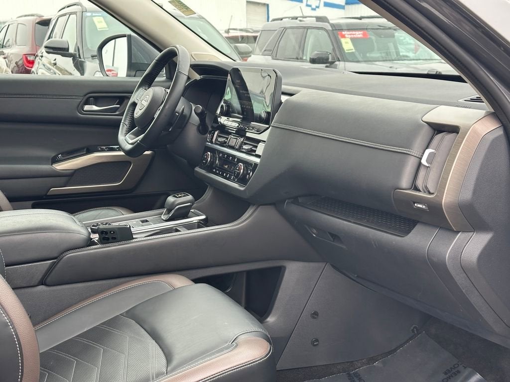 2023 Nissan Pathfinder Platinum 4WD