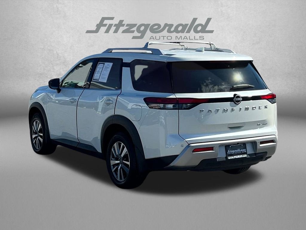 2022 Nissan Pathfinder SL