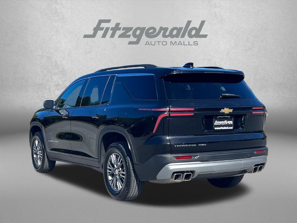 2025 Chevrolet Traverse LT