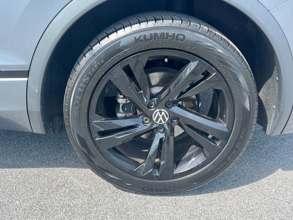 2023 Volkswagen Tiguan SE R-Line Black