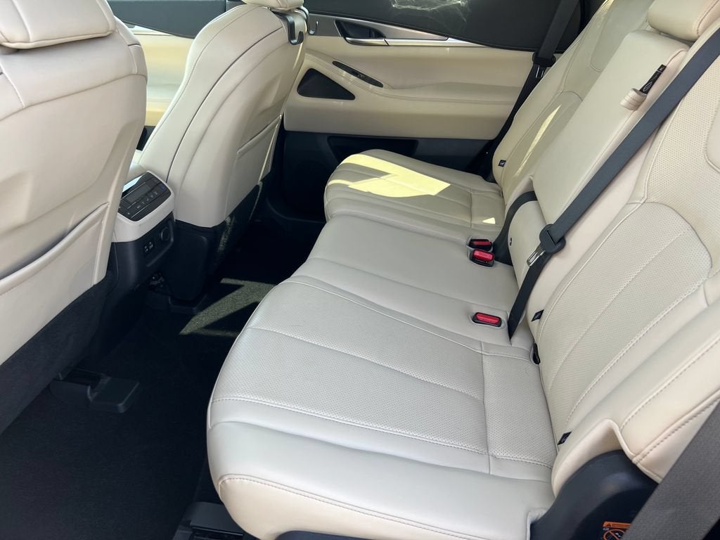2022 INFINITI QX60 LUXE