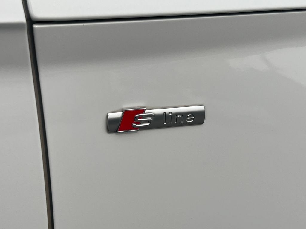 2022 Audi Q5 S line Premium Plus