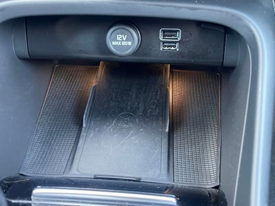 2022 Volvo XC40 R-Design