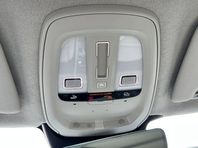 2023 Volvo XC40 Plus Bright Theme