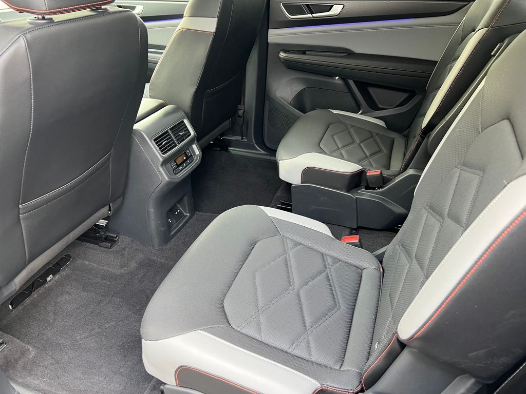 2024 Volkswagen Atlas 2.0T Peak Edition SE w/Technology